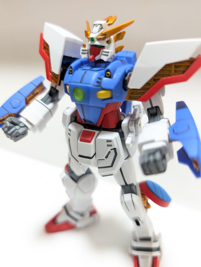 スーパーモード。カッコイイけどふくらはぎの足のカバーと腰のビームサーベルの柄がポロポロします😥触ると落ちるのでビームサーベルは接着してしまいました😁