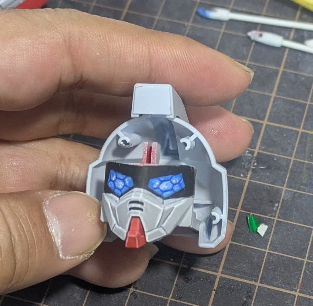 瞳の塗装だけに全集中。