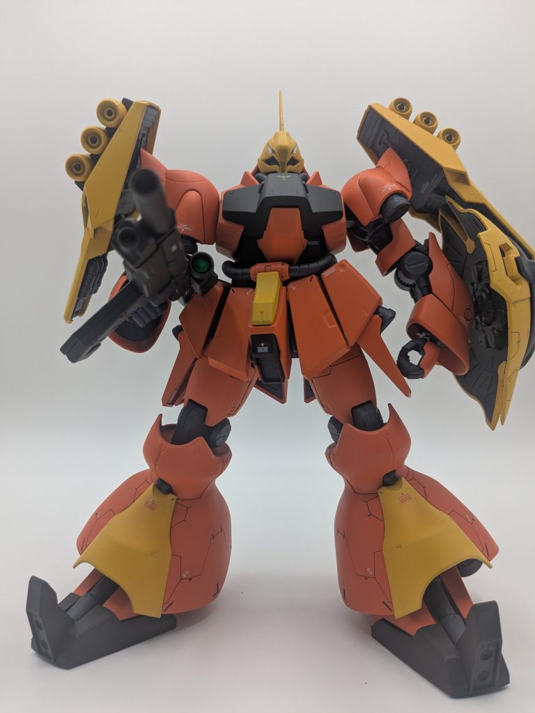 黄色とオレンジってほんとに色がキマらないですよね。オレンジはグレーサフの上にシタデルカラーの黄色を吹いてから塗りました。さすがシタデル。非常に発色が良い。 