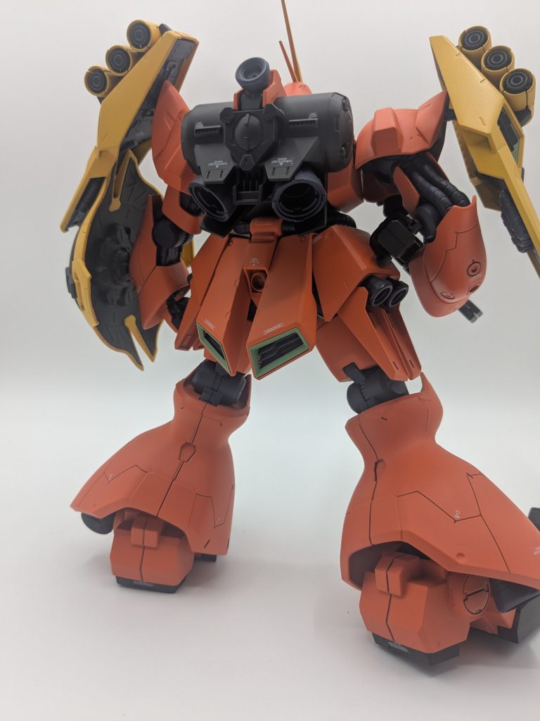 バックショット。バックパックや爪先の暗いところは、配色に合わせて焦げ茶色にしてみました。黒ベタするよりこっちのほうが好みですね