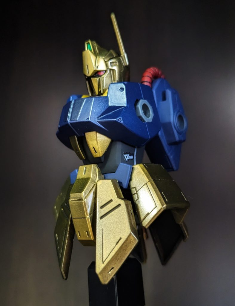 私の好きな、胸像バージョン。黒下地の金は、仏像を連想してしまいますね