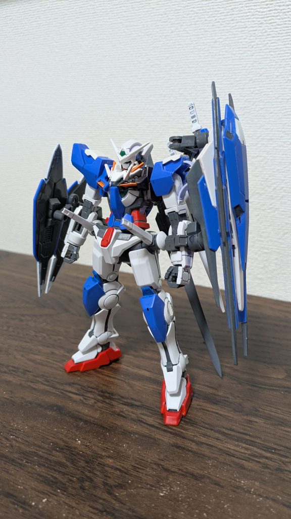 前面身軽なエクシアとは変わって装備盛りまくったので達成感があります。