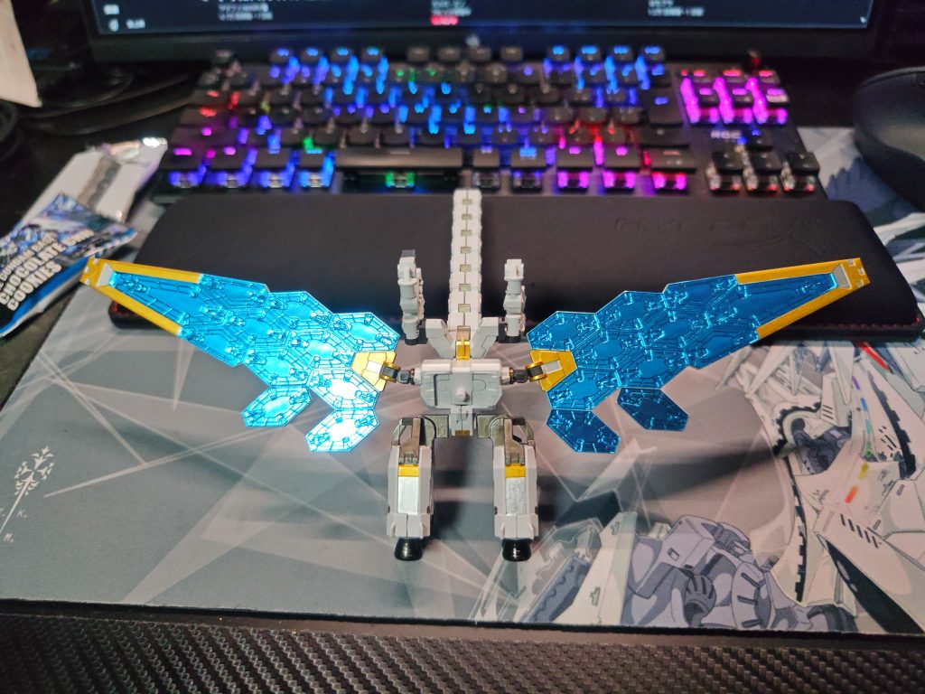 EGグラスフェザーをマーカーで部分塗装–3枚目/制作者:syoooooh