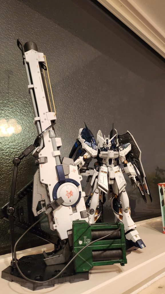 ただの立ち姿でも絵になりすぎる。艶消しか光沢か、仕上げどうするか迷いましたが、艶消しで。ざらざらした感じが逆にリアルかな(笑)