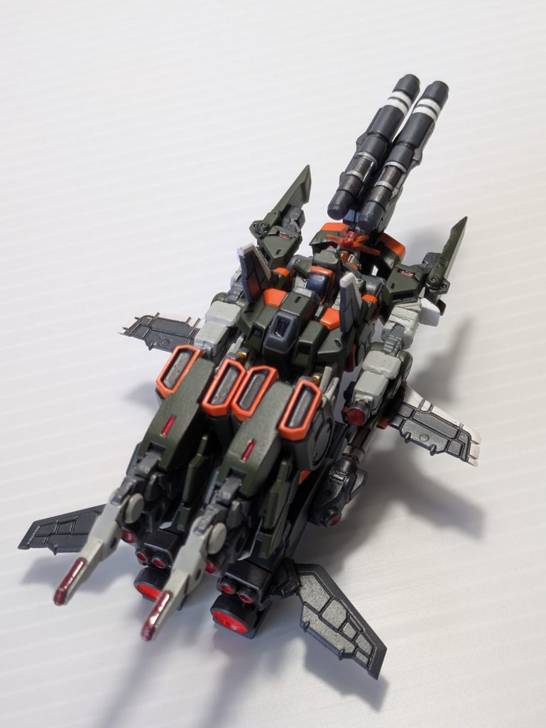 取り敢えず腕を真っ直ぐにしました。あとはコックピットまわりが気になってたので改修しました。