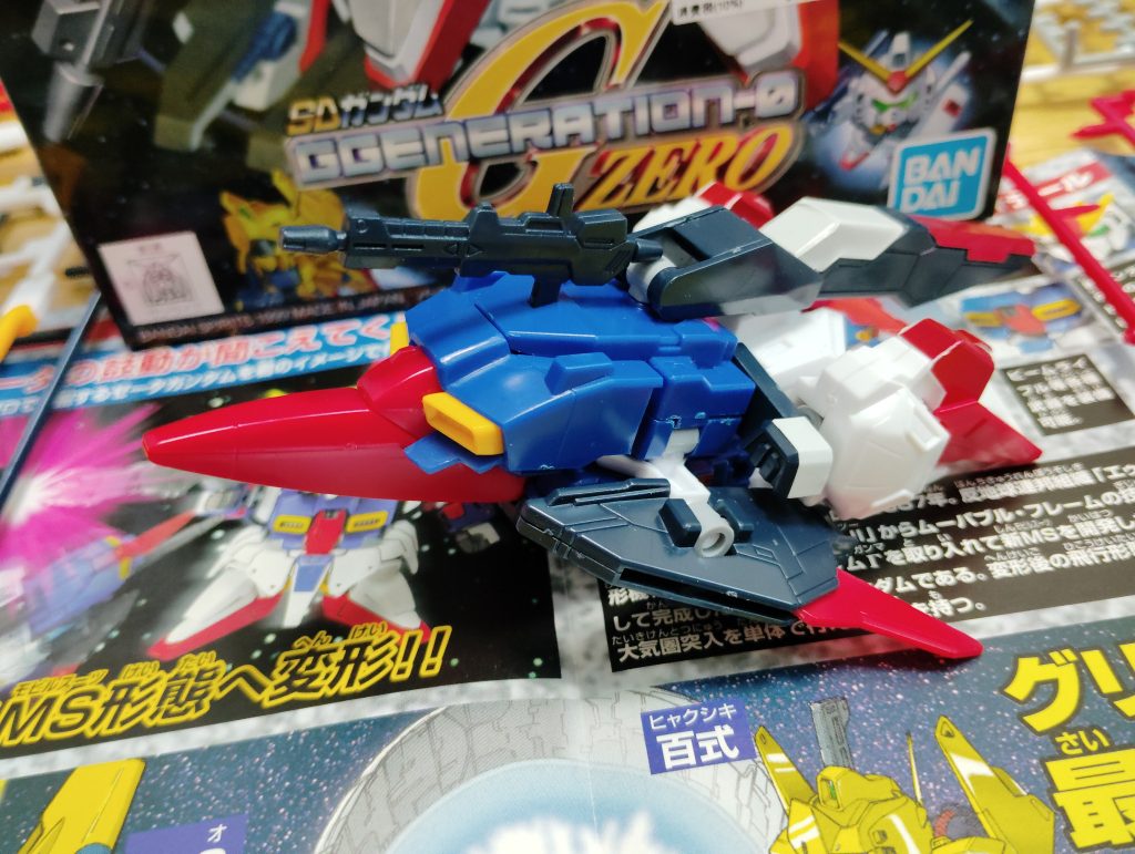 おっとここで「デデドン❨変形❩」ウェイブライダー形態です。なんとコイツ、頭と腰アーマーを取り外すだけで、その他完全変形なんです。当時のHGより凄いじゃねえか