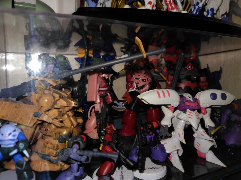 格納庫–3枚目/制作者：えび