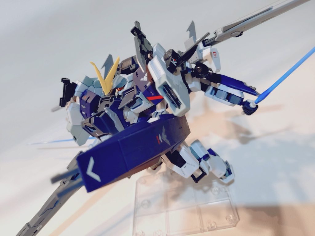 ビューン。女性型ではない武装マシマシな重装機体は大分久しぶり(初めて?)な気がします。どっちも作るのは楽しいんですけどね(*´∀`*)