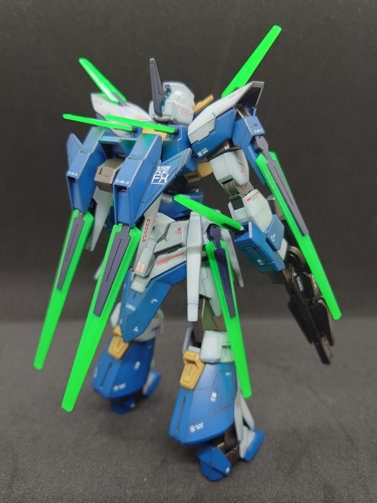 ファンネルは蛍光塗料で塗装してます