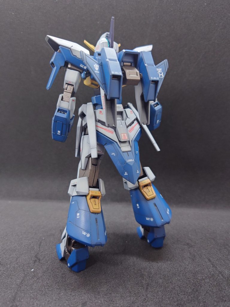 メインの青が思ったより水色に…黄色は金色にすればよかったと反省です