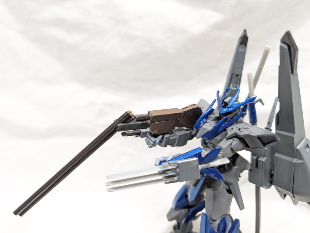 中折式上下連式散弾銃の試作品が作れたので装備させました。 