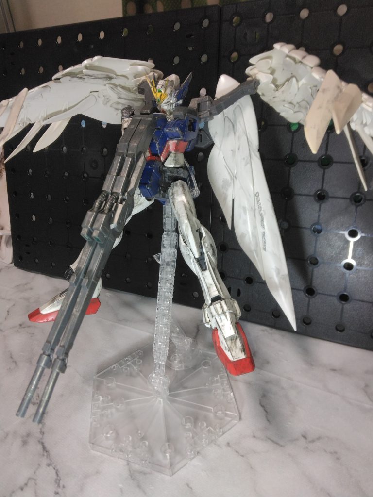 ウイング系は個人的に機体が印象に残り続けていて、それ以降好きな機体のジャンルも羽があったり、変形したりと引っ張られ続けていますね😓遅くなったけど、30周年おめでとうございます🎉