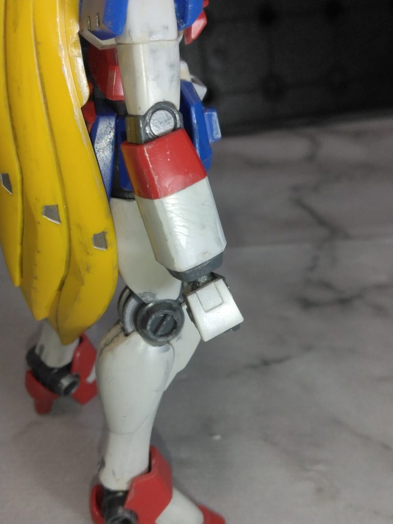 所々戦闘汚れっぽいウェザリングをしてみましたが、これはこれで許容範囲でしょうか😅