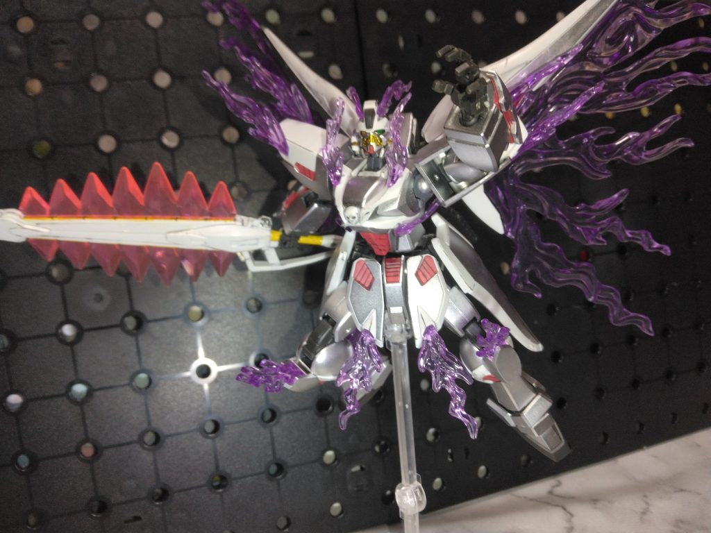 最終決戦仕様の頭部でポージングしていますが、漫画の展開を知らないため妄想ポージングで。