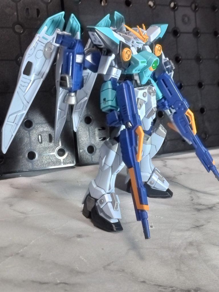 多少自分好みに塗装してしまったので、ロボット魂感はあまりないかも😅バーニアとかは全部シルバーでもよかったかな？