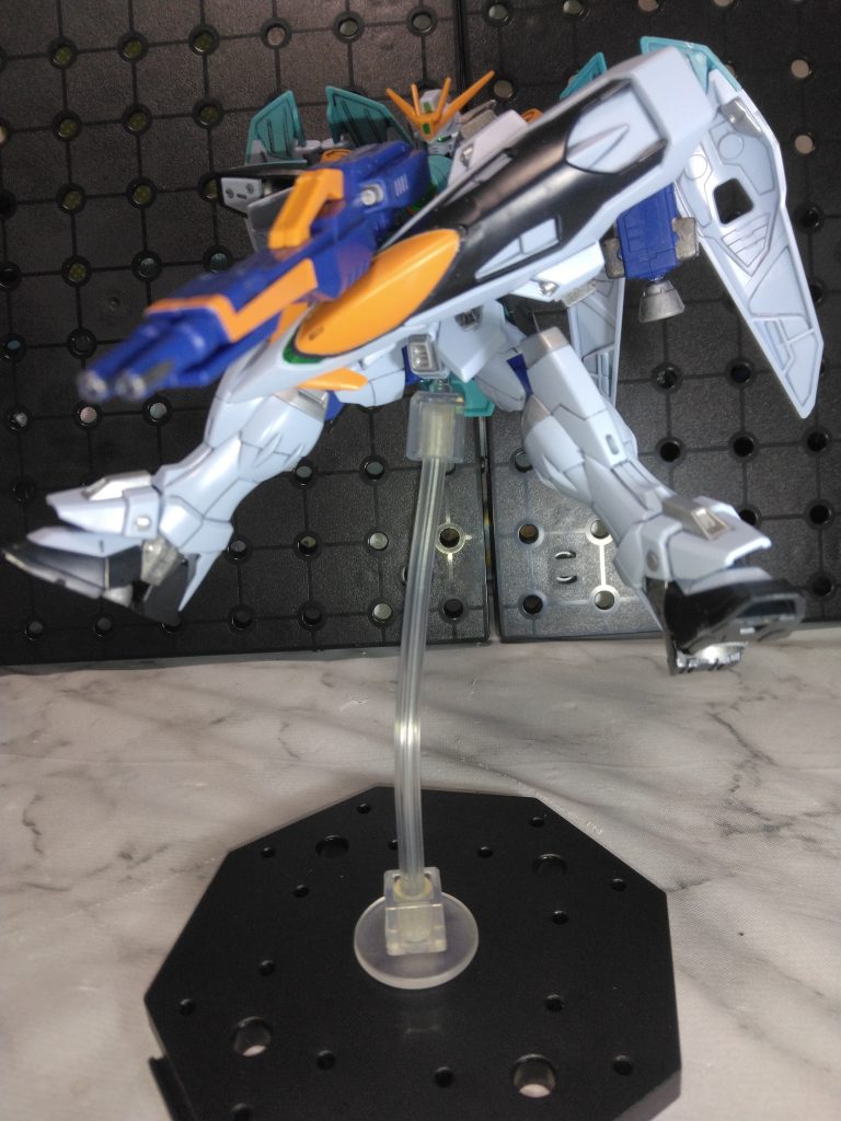 劇中ではAIのフォウ・ムラサメが操縦していましたね。女性キャラが搭乗する珍しいウイングゼロ、劇中っぽくフォウ　［…バァン］