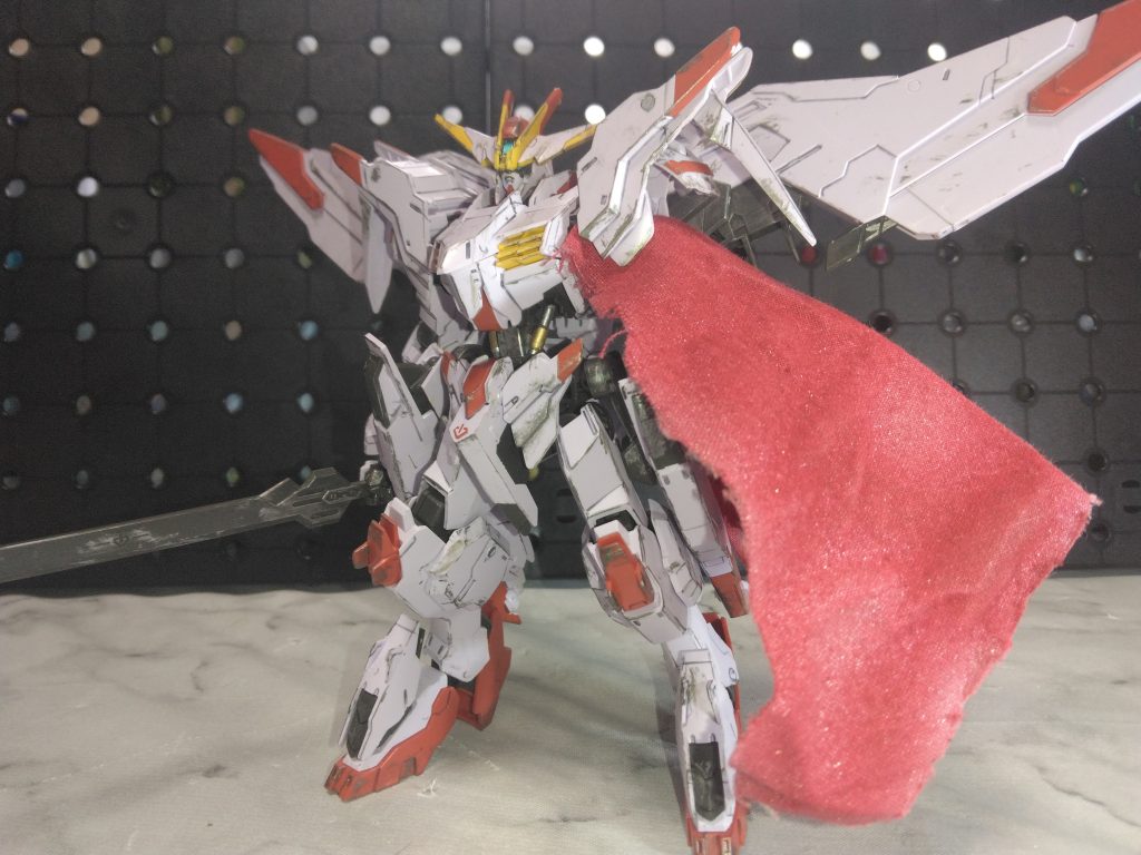 あまり傷付いてる感じにはアニメ内で見えませんでしたが、鉄血と言えばウェザリングだな！と個人的な見解。少しウェザリング、部分塗装をしています。