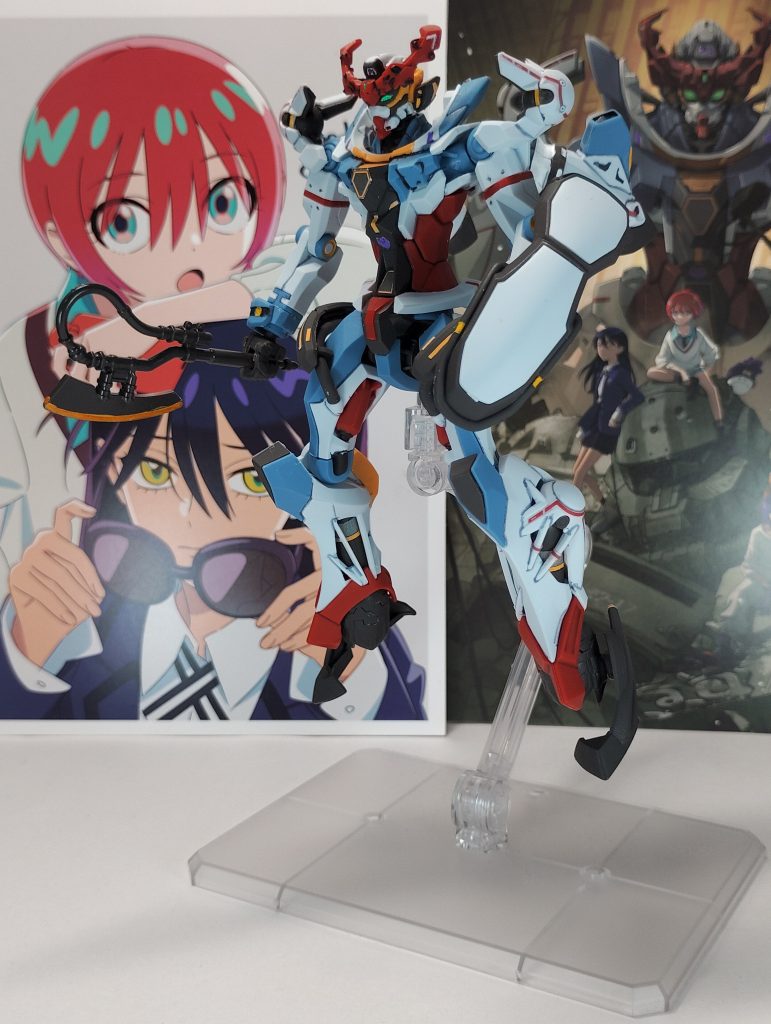 ヒートホークは刃の部分はガンダムマーカーのイエローゴールドで塗装しました