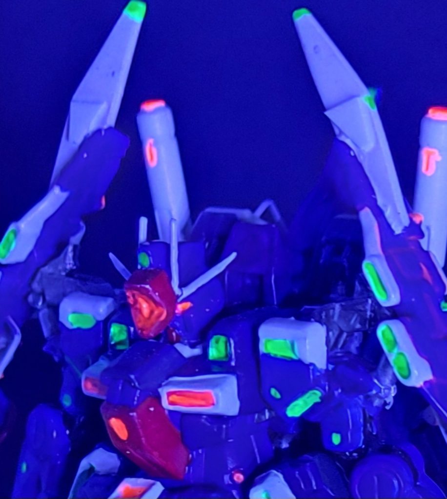 ハイメガの、大型と、アンテナホチキス、とさかは、ビームライフルの余りパーツで、なんとか 