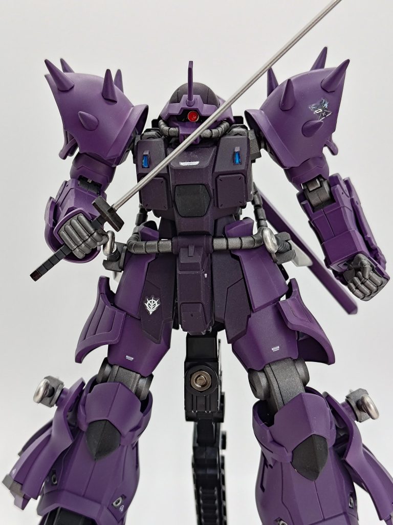 紫はガイアカラーエヴァナイトパープルで塗ってます。成形色を何で濃紺にしたのでしょう。劇中は紫なのに。