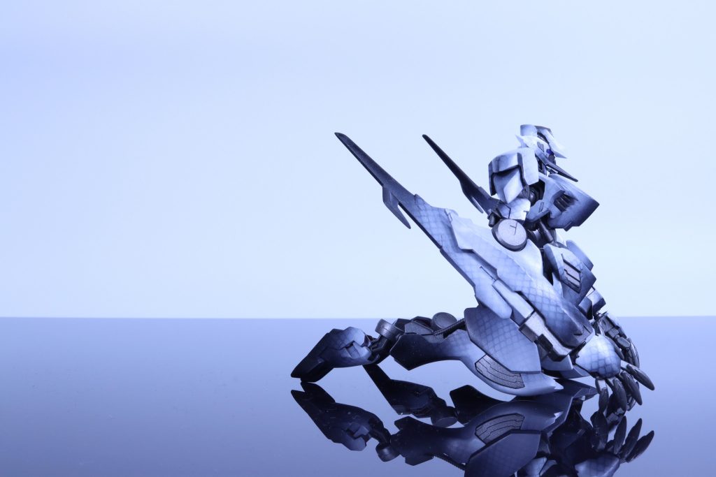 キービジュアルと鉄血1話のバルバトスの格納庫のオマージュ✌