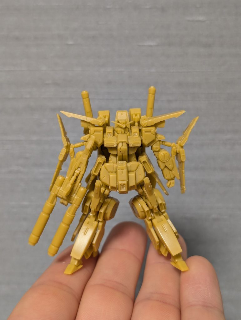 PS.ビフォーです。掘り直しは難しすぎて途中で諦めました^^;ガンダムアーティファクト...素組状態でもすごく格好いいので塗装前も1つ置いておきたいなと思いました。初挑戦でしたがとても楽しく作製できて良かったです。百式も入手しているので、そのうち塗装したいと思います。見てくださってありがとうございました!