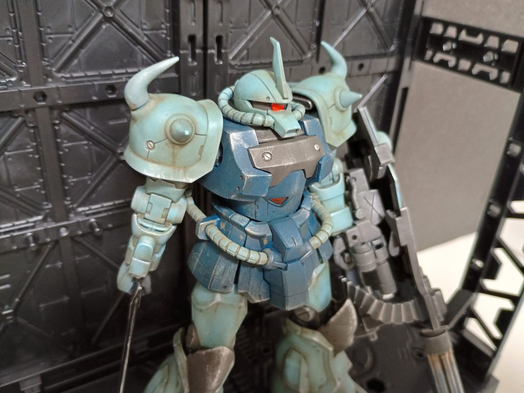 HGグフカスタム　成形色＋部分塗装＋ちょいディテールアップ＋ウェザリング仕上げ–5枚目/制作者：窓際の陽炎