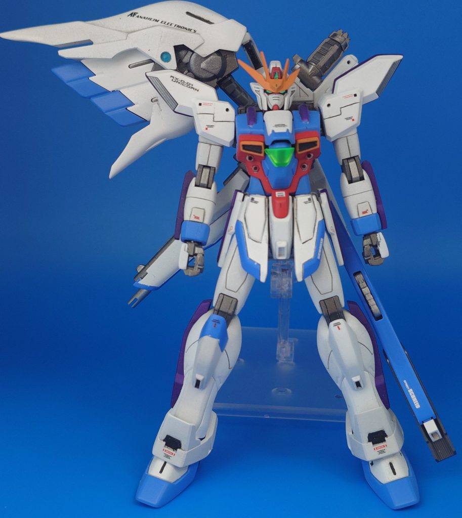 左右非対象でフェニーチェ感アップ