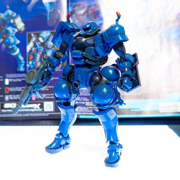 次の作品は脳内設定で考え続けてたMARQssssssX（マークシックス）に乗る前にクランバトルに参加していた時に使っていた機体ならこんなのがいいという考えのもと軍警ザクをイフリートナハトとミキシングして近接特化機体を作りたいと思っています😊やっぱり素組みですけど軍警ザクかっこよすぎますね✨️こっからプレバンとかで色々出るのかなと考えると楽しみしかないキットだと感じました✨️複雑なのに作りやすかったです✨️（2枚目）