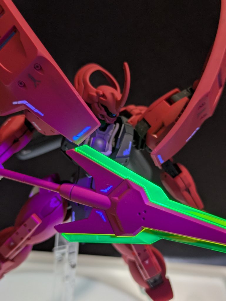 ブラックライトで照らすと綺麗