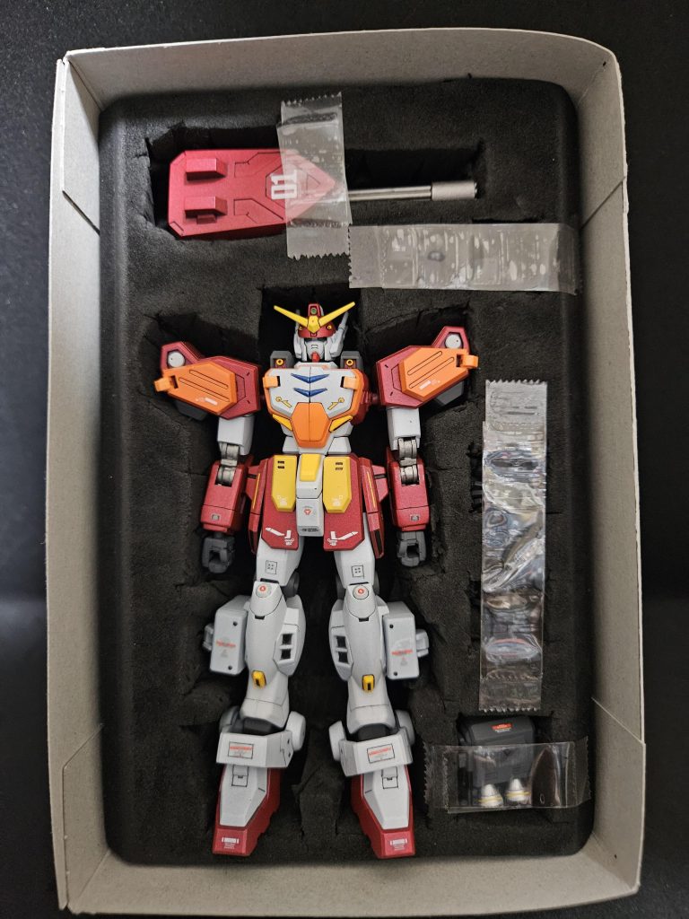 組んで、掘って、塗って、貼って、一通り治療を終えたら、手作りの保管箱＆オークションへ。