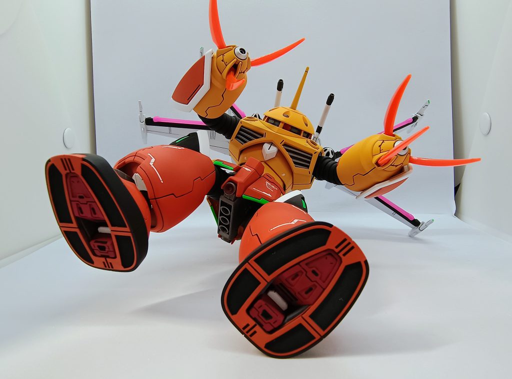 足の裏もしっかり塗装しました。