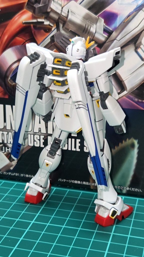 後ろ姿。ブースターの所がなかなか上手くいかなかったのが反省点です💦それにしても合わせ目消しが難しい……💦