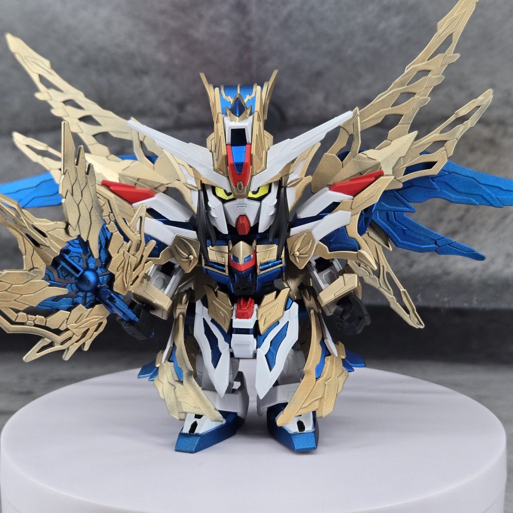 翼と武器の展開時です。写真だと墨入れした方がいい感じになりそうなので、次からは墨入れはやっていこうと思います