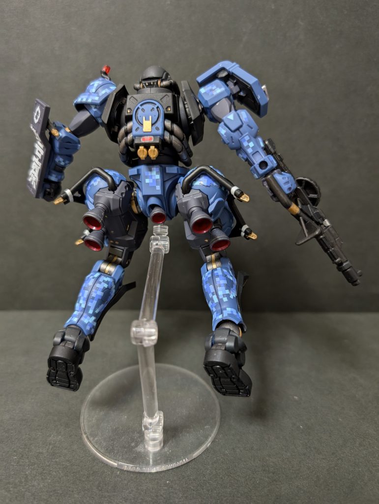 写真撮ってる時も何枚か剥がれ落ちてます😮‍💨これからこのデカール貼るのは平面だけにします。