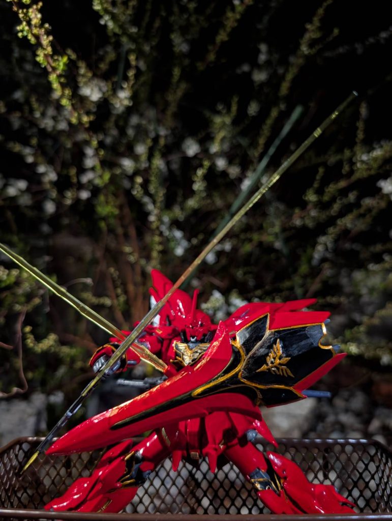 夜！ユキヤナギ咲き始め！シナンジュ！