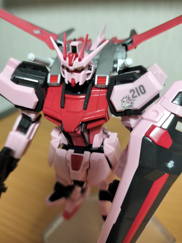 ルージュもちょい濃い目のピンクに全塗装と、ちょこっとスジ彫りとプラ版追加です。