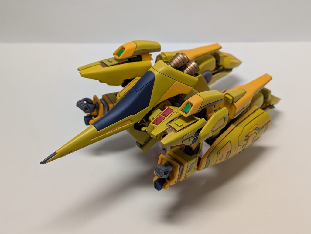 ゴツくしたせいか、変形させると少しアンバランス、、、手も外してないのも書いてる途中に気が付きました。