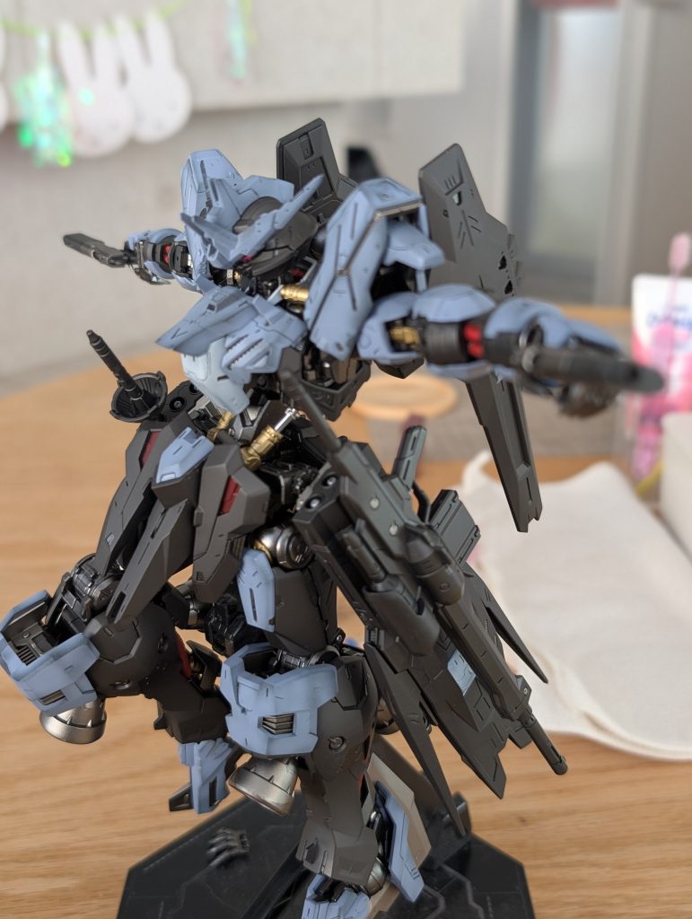 二丁拳銃がとても様になります!!