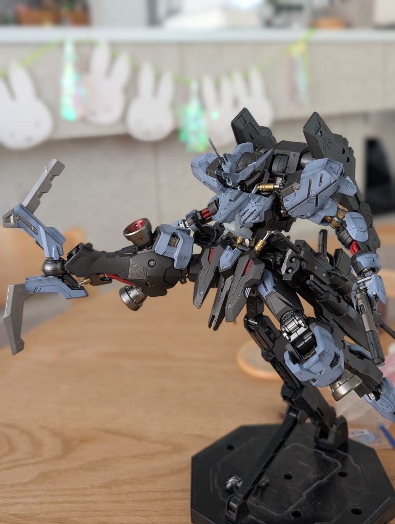 可動域も広くて色々ポージングさせたくなります。