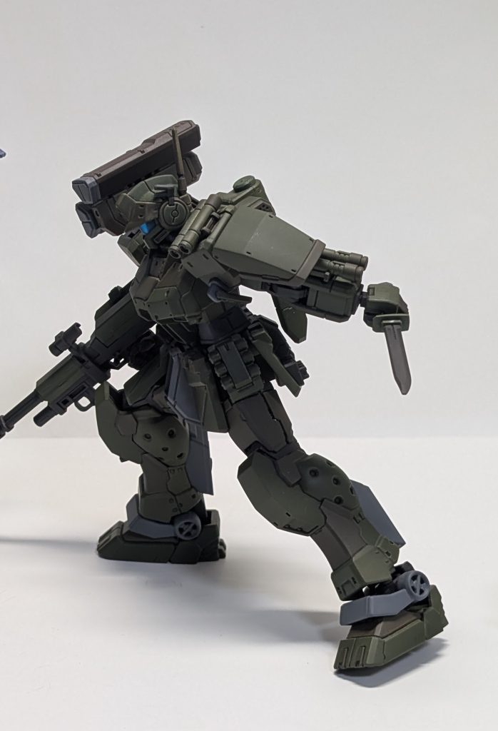 組んでて思ったことは全体的に情報が多くて感動しました。武器もかっこよかったです。バックパックはジムスナイパーの武器を足したはず、、、