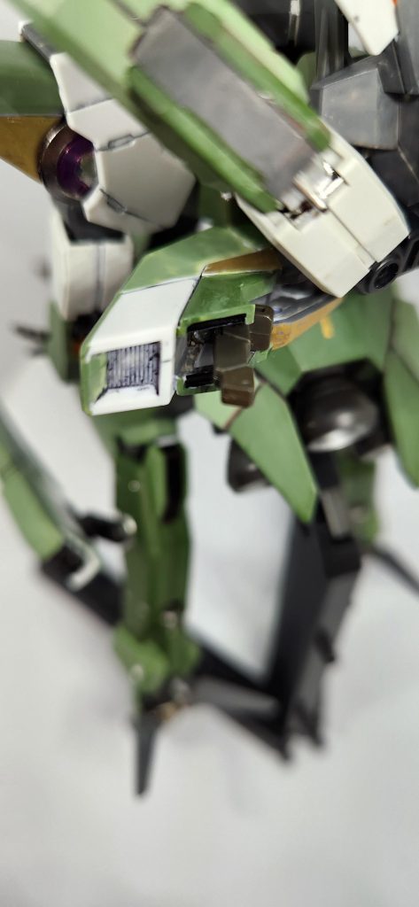 四脚モード用にハンドルついてます。