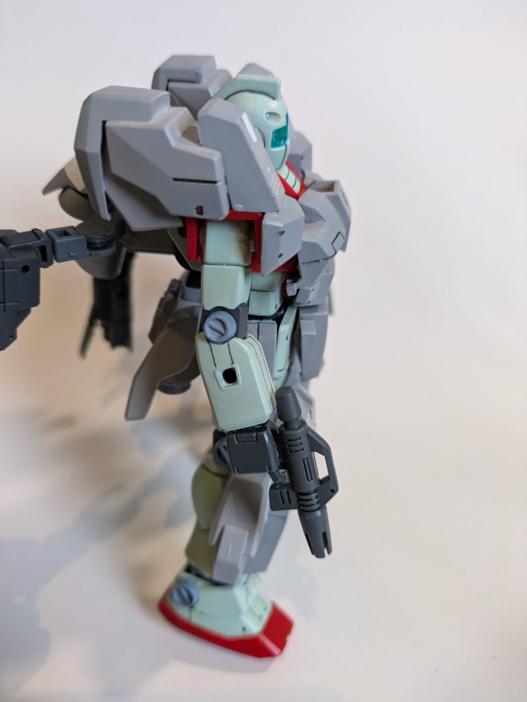 なんかめっちゃミサイル出そうな肩パーツ。だけど何もでないw