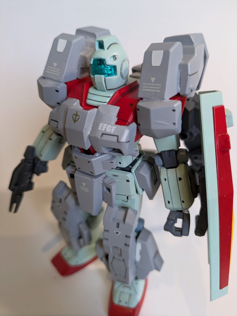 なんとなく実験用の試作アーマーのイメージだったので、サフそのままの色。スミ入れとちょいちょい白を差しただけのシンプルカラーリング