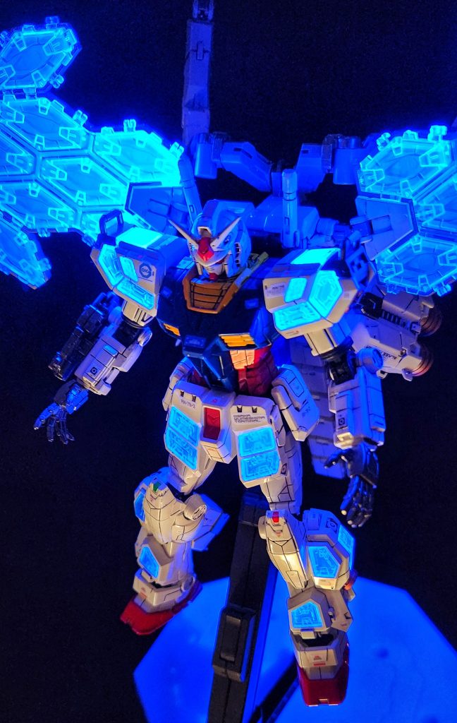 大阪万博ガンダム–3枚目/制作者：K-PP