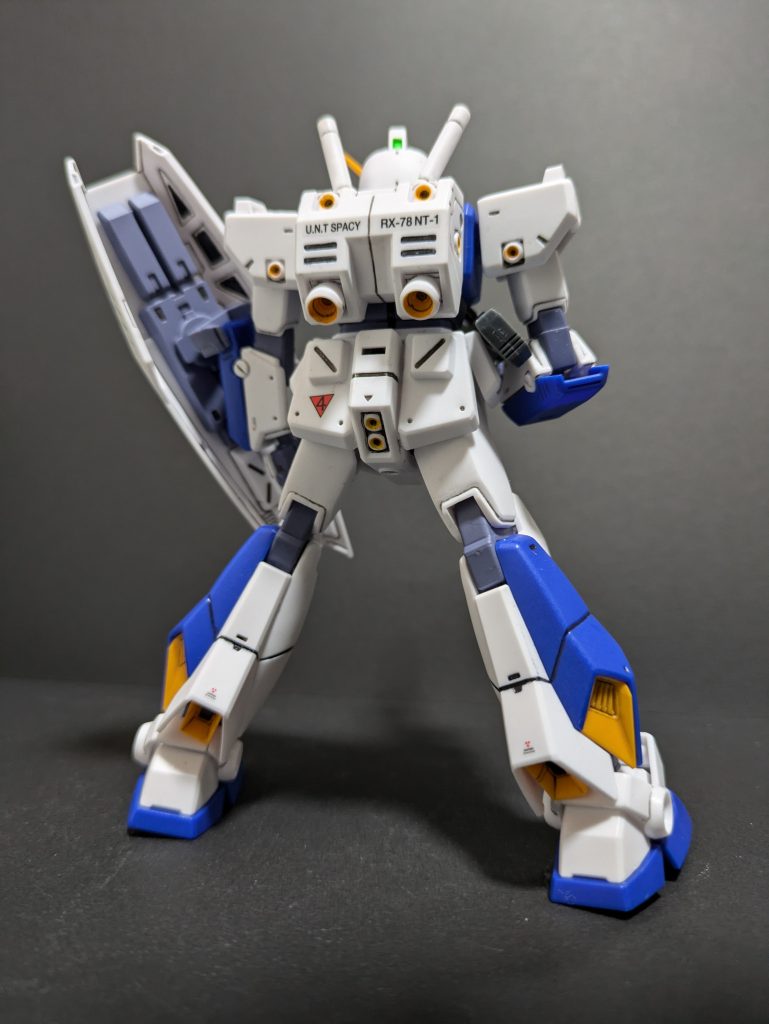 デカール持ってたのでいつもより増々まだ慣れてなく、シールドの『ALEX』デカールが大きくてちぎれたので付属のマーキングシールの周りをカットして貼りました💦