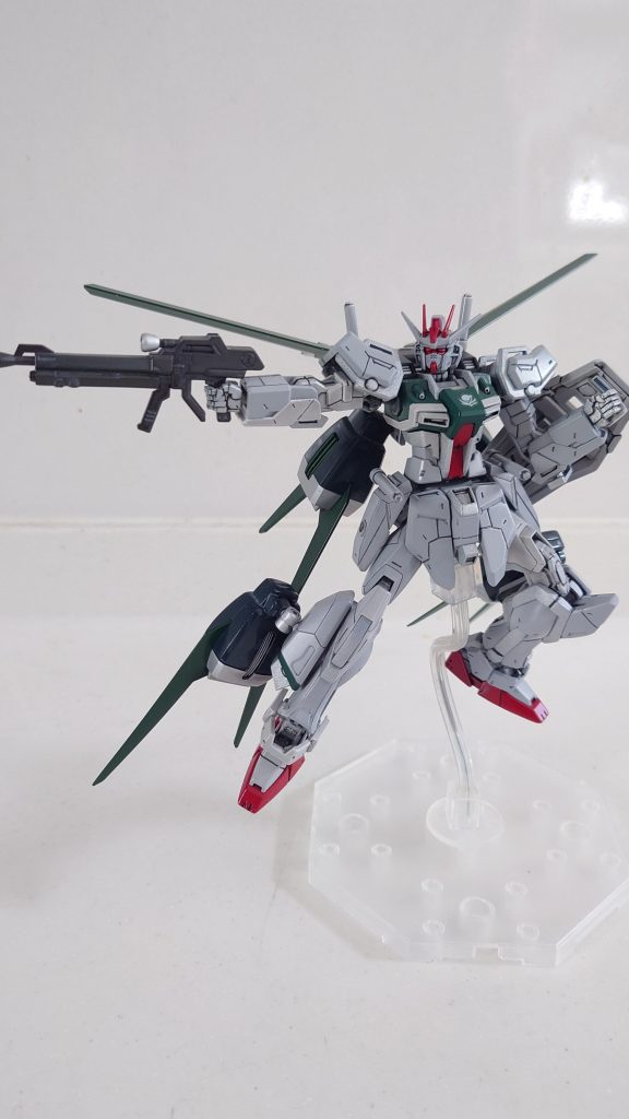 装着完了！エールストライクといえばこのポーズ(gundam-kao3)