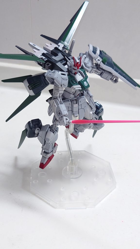 ビームサーベル装備腰のと合わせて４本になりました(gundam-kao5)予備と言う事で(gundam-kao10)