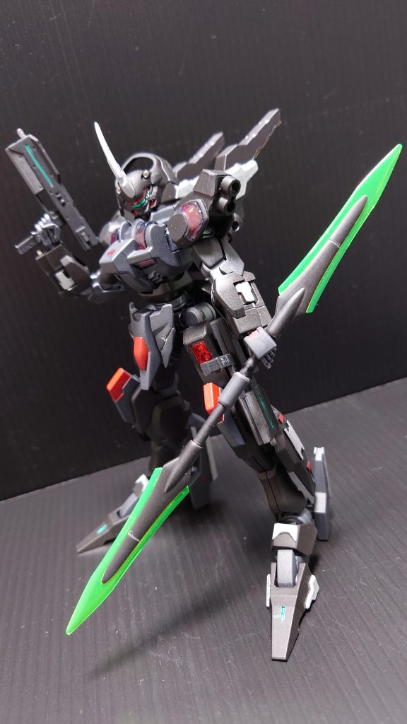 ◎主兵装:ツインブレード、ビームマシンガン