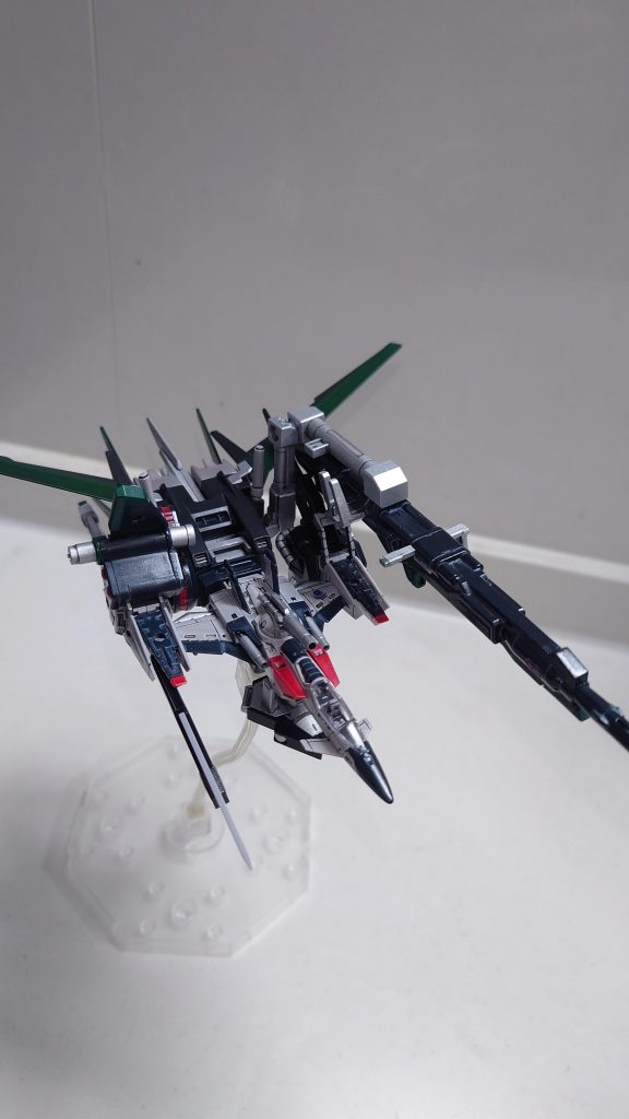 マルチプルアサルトアルグラスパー装備がもりもりで取り付けが大変でした(gundam-kao5)